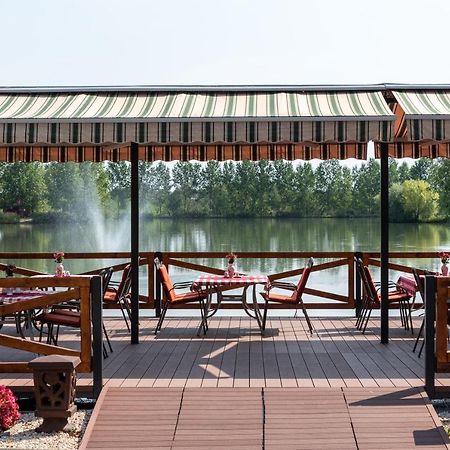Hotel Bíbic és Tüskevár Étterem és Horgásztó Nyiregyhaza Exterior foto